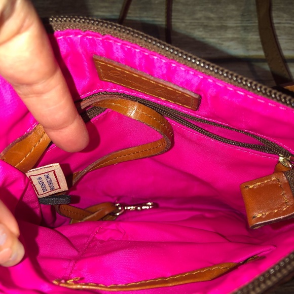 Dooney Bourke nylon bags😍 - Picture 5 of 7